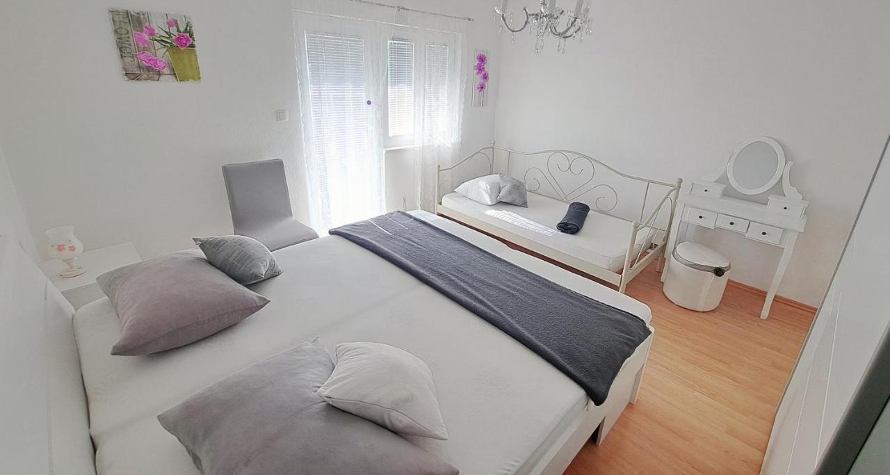 Maria Apartments Kastela Exterior photo